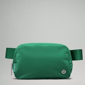 Lululemon Everywhere Belt Bag - Emerald Ice